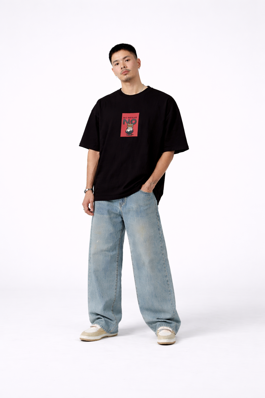 THE ART OF OVERSIZED STREETWEAR